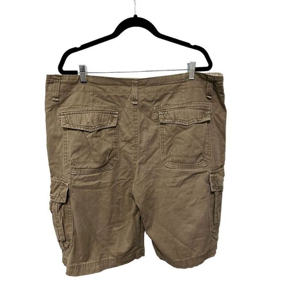 Union Bay Tan Cargo Shorts Men's Size 38 Pockets Utility Neutral Closet Staple - Picture 2 of 8